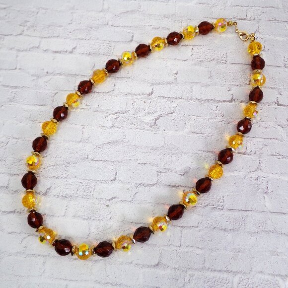 Yellow and brown all glass bead necklace and earring set mixed with gold accent - Picture 5 of 12